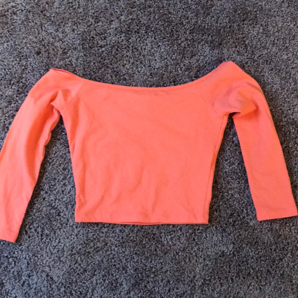 Hollister mid length sleeve crop top